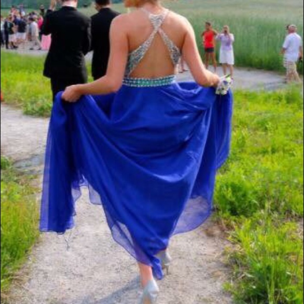 Prom dress only worn once!